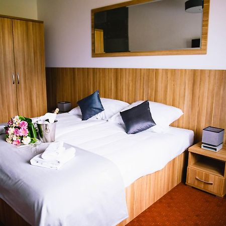 Hotel Turkovia Turek Eksteriør billede